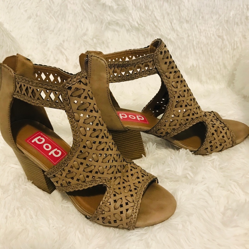 POP cut out open toe sandals 7.5m, 3” heel NWOT